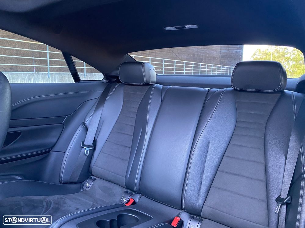 Mercedes-Benz E 220 d AMG Line - 12