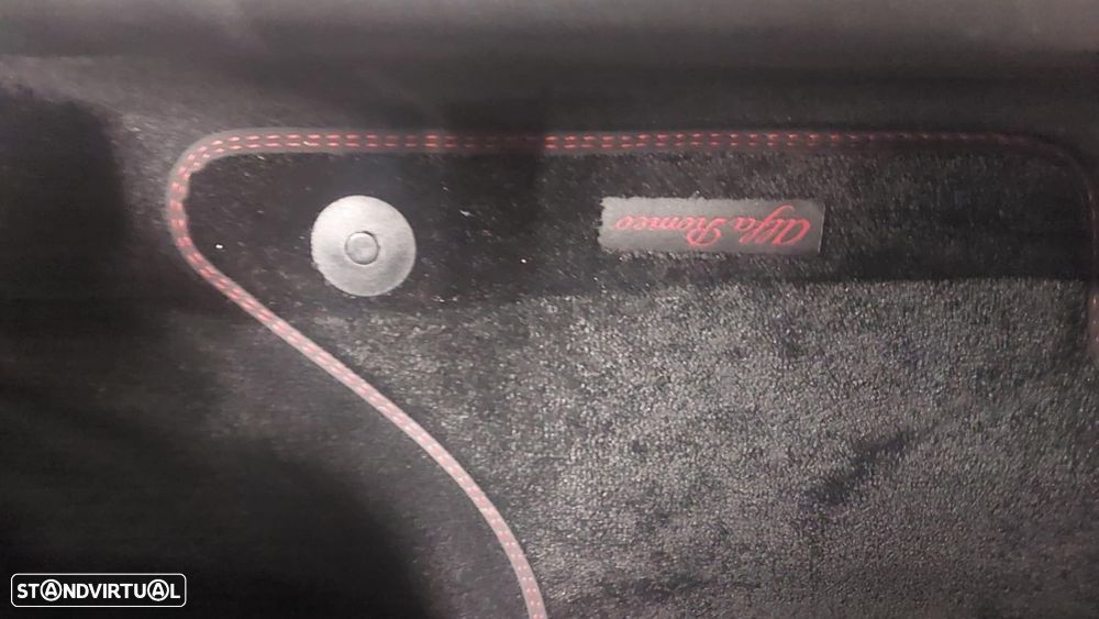 Alfa Romeo Junior 1.2 Q4 eDCT6 - 8