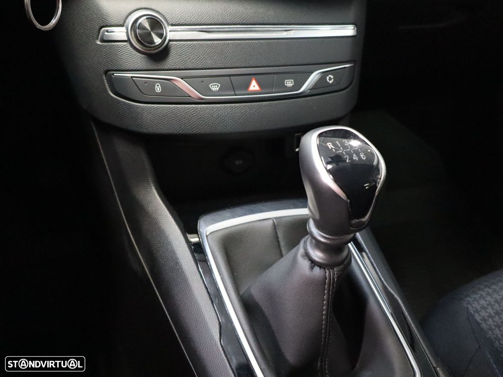 Peugeot 308 SW 1.2 PureTech Style - 17