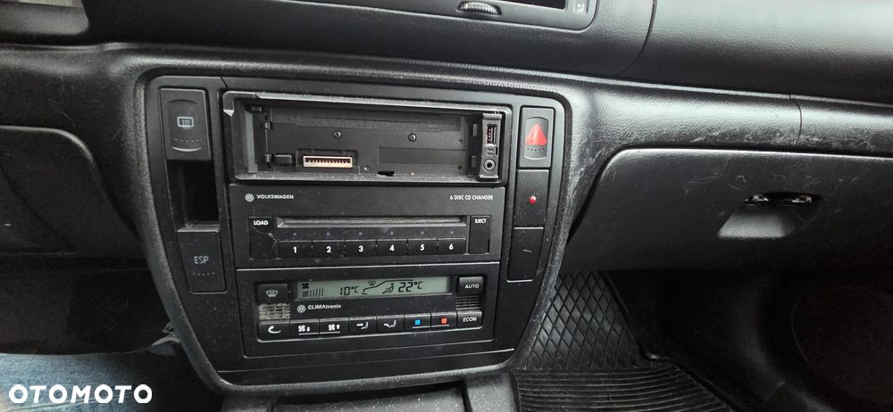 Volkswagen Passat 1.9 TDI Comfortline - 11