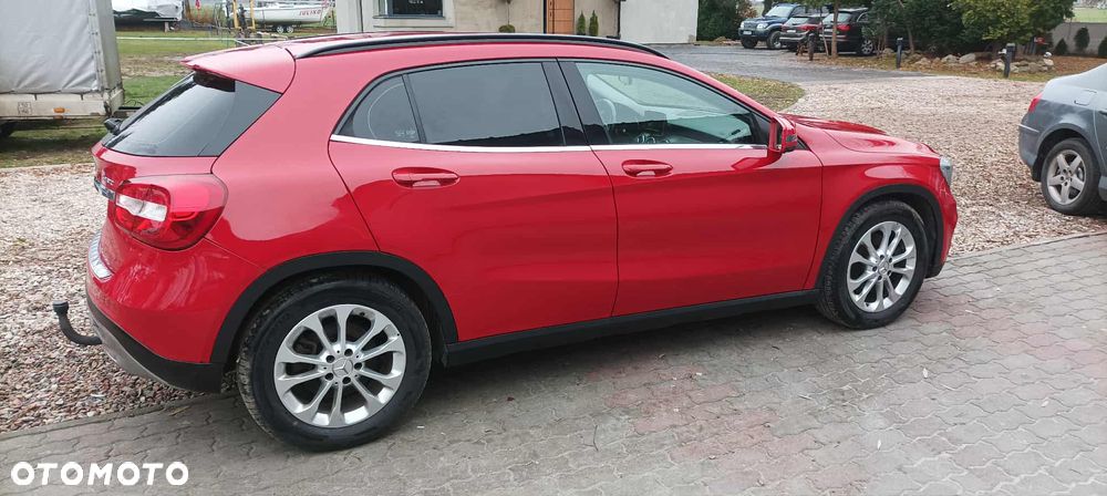 Mercedes-Benz GLA 250 4Matic 7G-DCT StreetStyle - 6