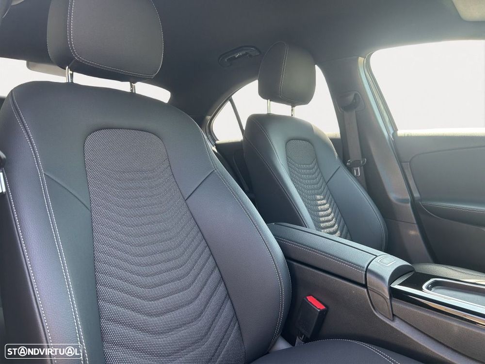 Mercedes-Benz A 180 d — fotografia 13