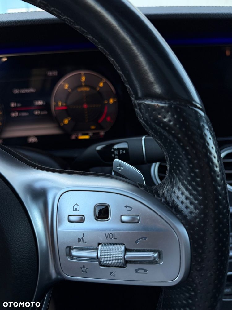 Mercedes-Benz Klasa E 220 d 4-Matic 9G-TRONIC - 22