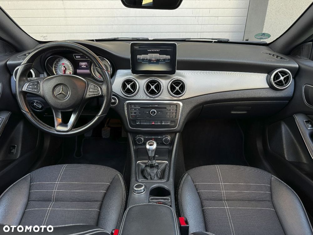 Mercedes-Benz CLA 180 Urban - 6