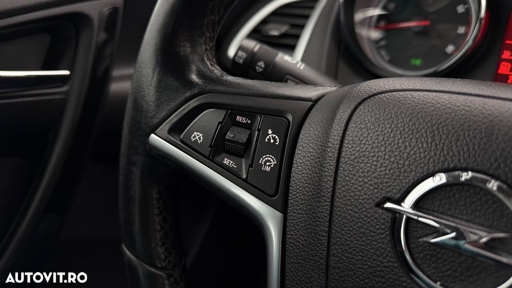 Opel Astra 1.6 Enjoy - 13