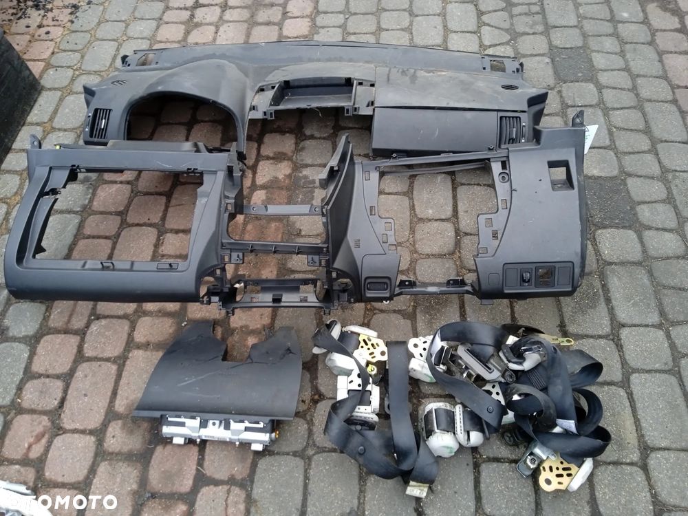 DESKA ROZDZIELCZA Z PASAMI I PODUSZKĘ PASAŻERA TOYOTA COROLLA VERSO 04-09 - 1