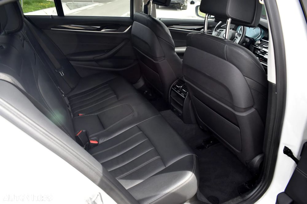 BMW Seria 5 520d xDrive Aut. - 10