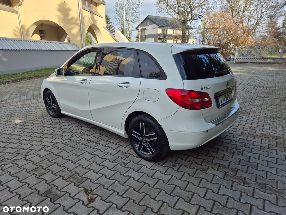 Mercedes-Benz Klasa B 180 7G-DCT Edition - 7