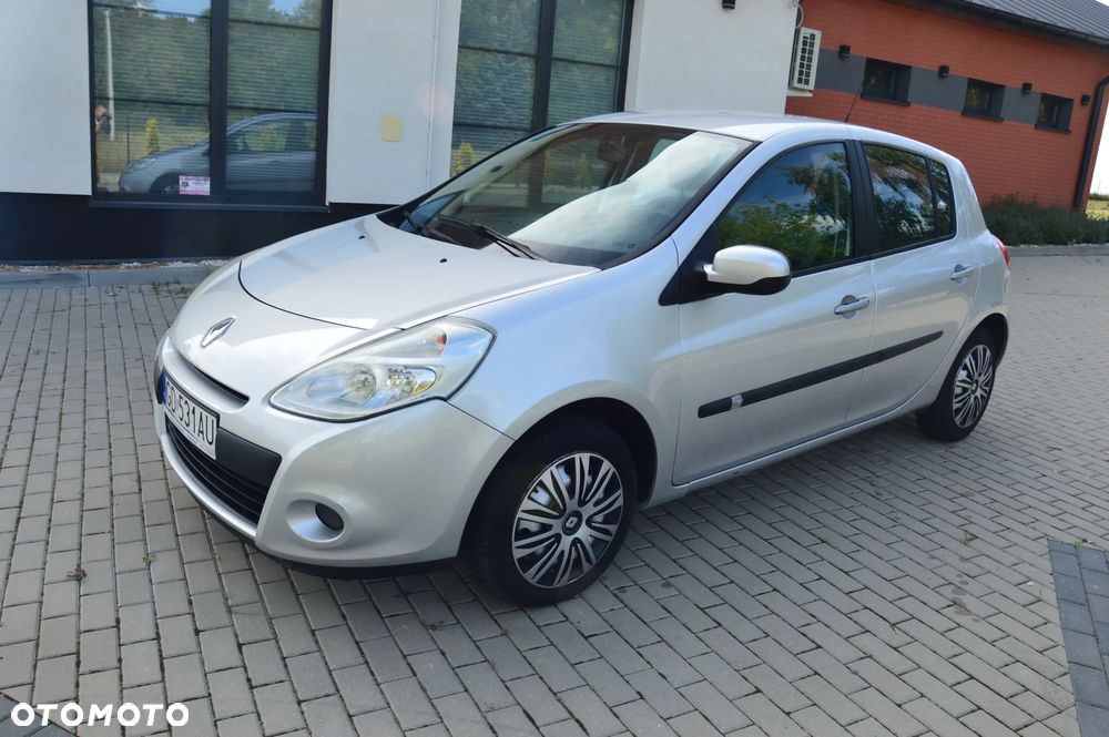 Renault Clio - 2