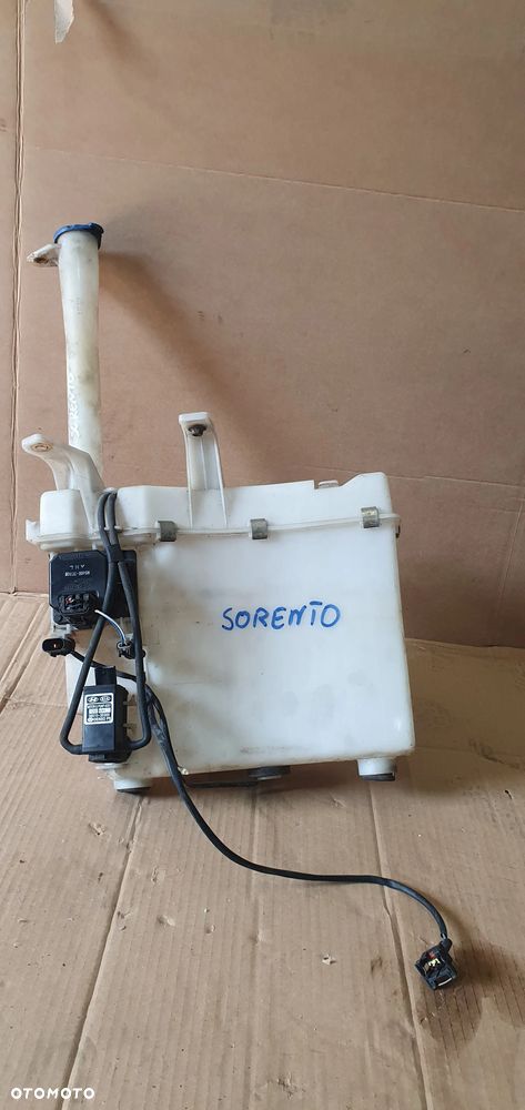 Zbiorniczek spryskiwaczy pompki Kia Sorento I 98400-3E000 - 1