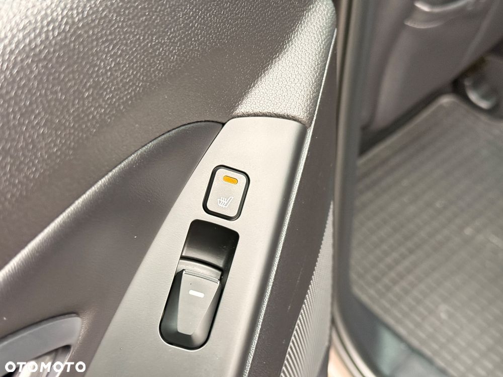 Hyundai ix35 1.6 2WD Fifa World Cup Edition - 12