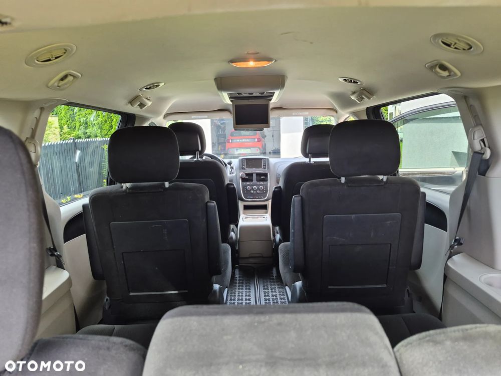 Dodge Grand Caravan - 5