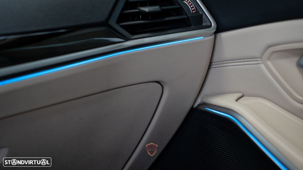 BMW 320 e Touring Line Luxury Auto - 40