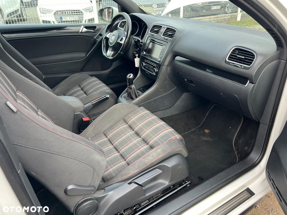 Volkswagen Golf 2.0 GTI - 11