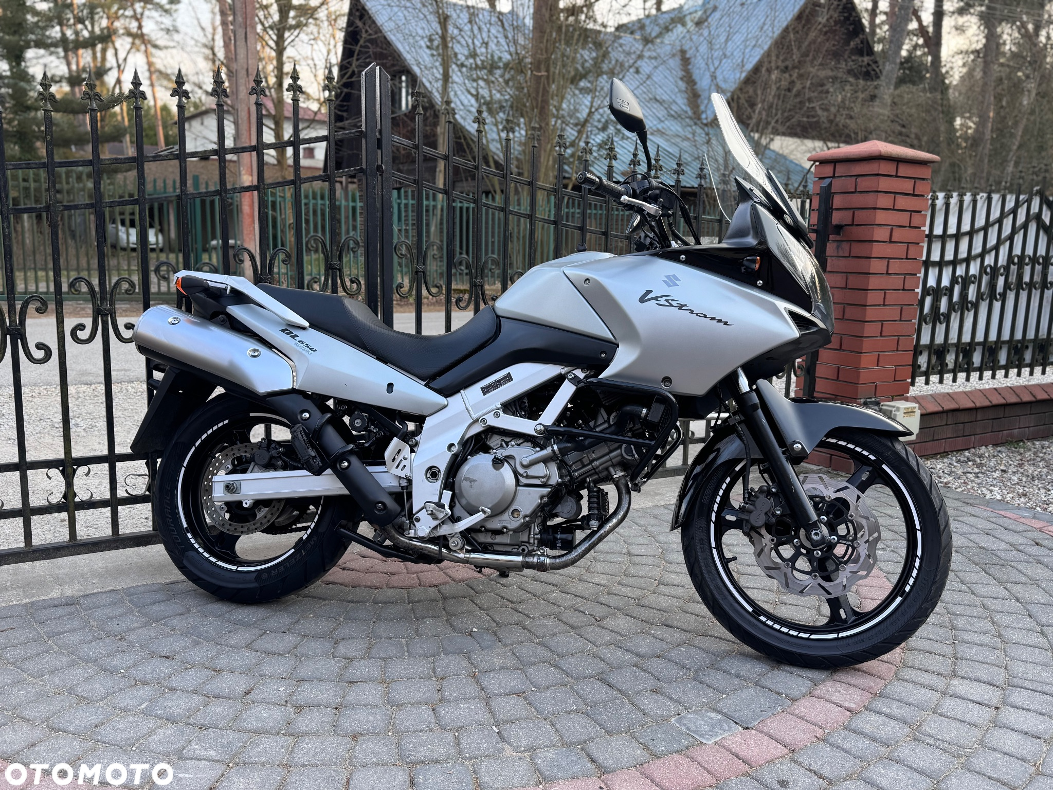 Suzuki DL - 2