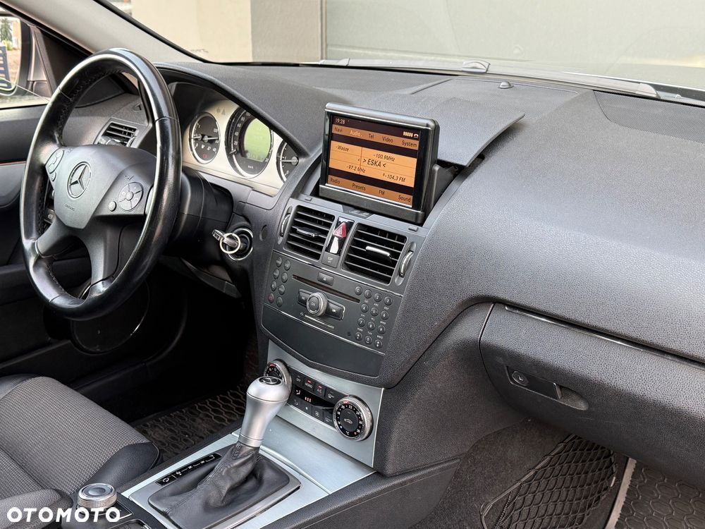 Mercedes-Benz Klasa C 200 CDI DPF Automatik Avantgarde - 16