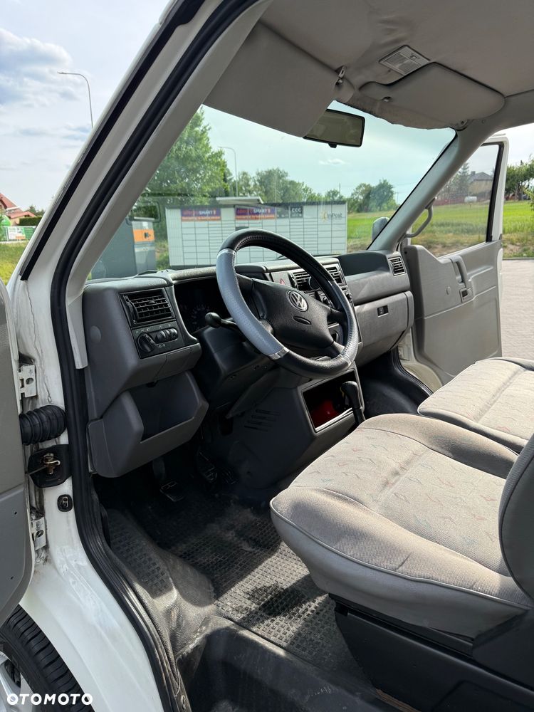 Volkswagen Transporter - 11