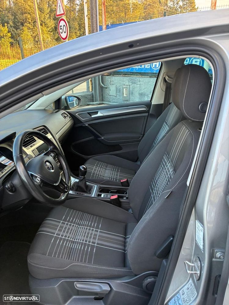 VW Golf 1.6 TDi BlueMotion Trendline - 11