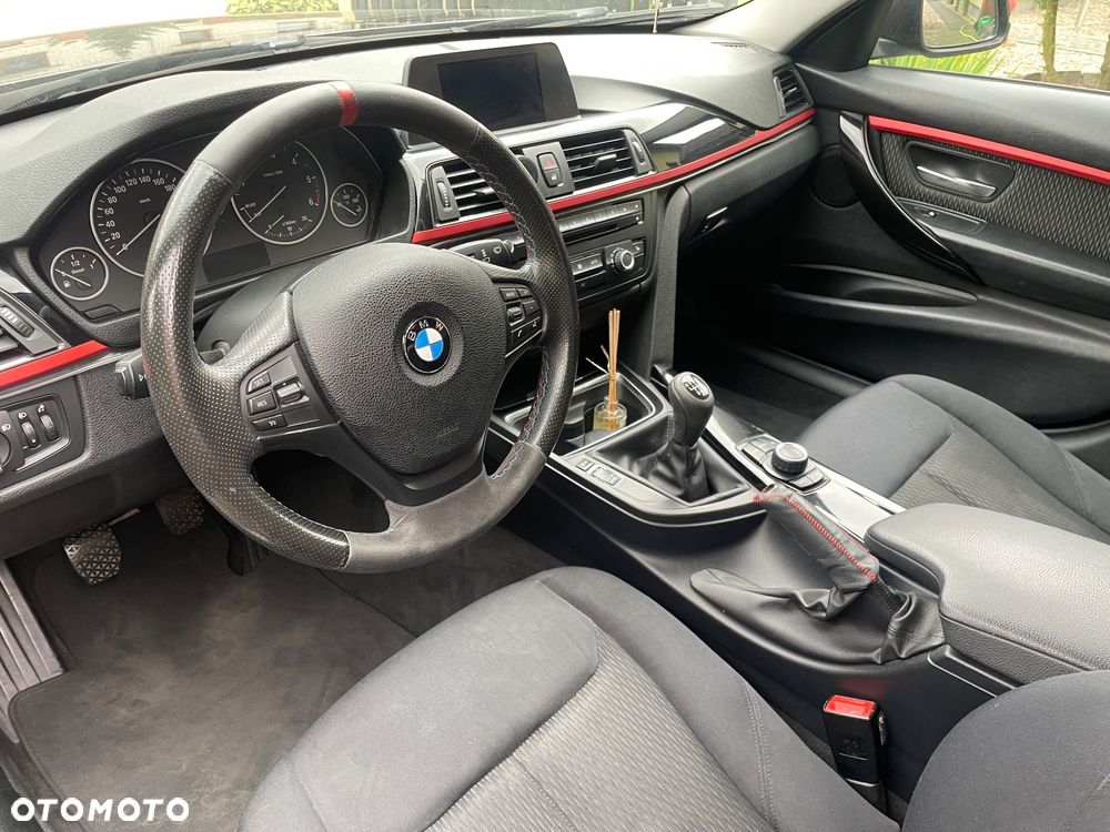 BMW Seria 3 316d - 13