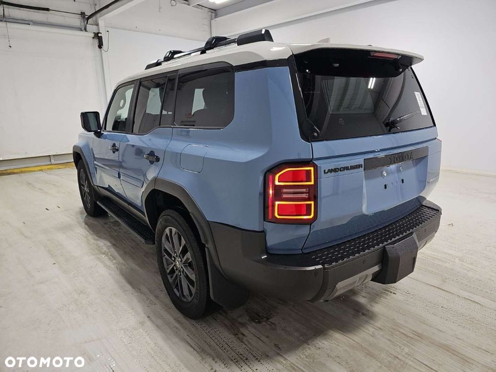 Toyota Land Cruiser - 2