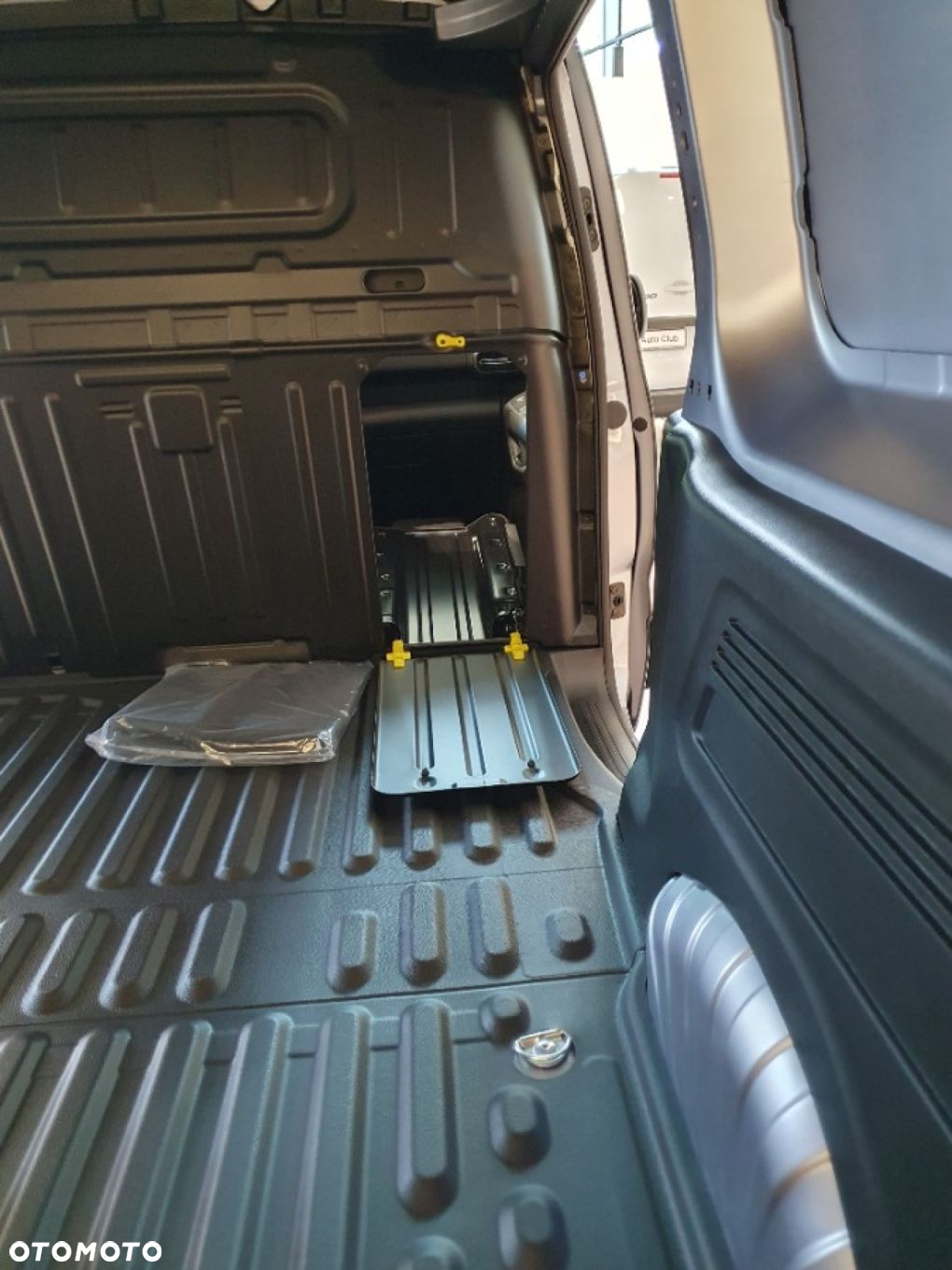 Fiat DOBLO  LONG  DRZWI LEWE I PRAWE - 12