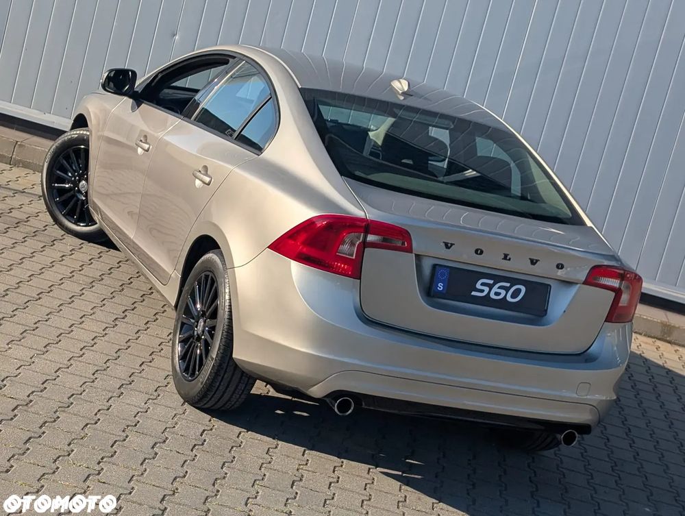 Volvo S60 T4 Momentum - 13