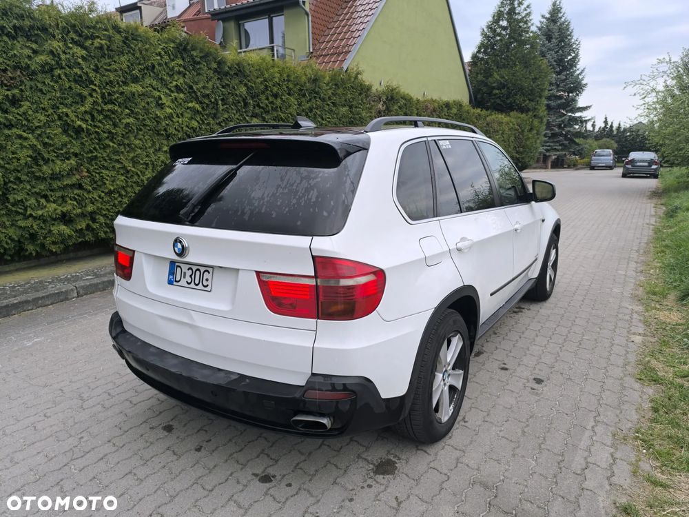 BMW X5 4.8i xDrive - 9