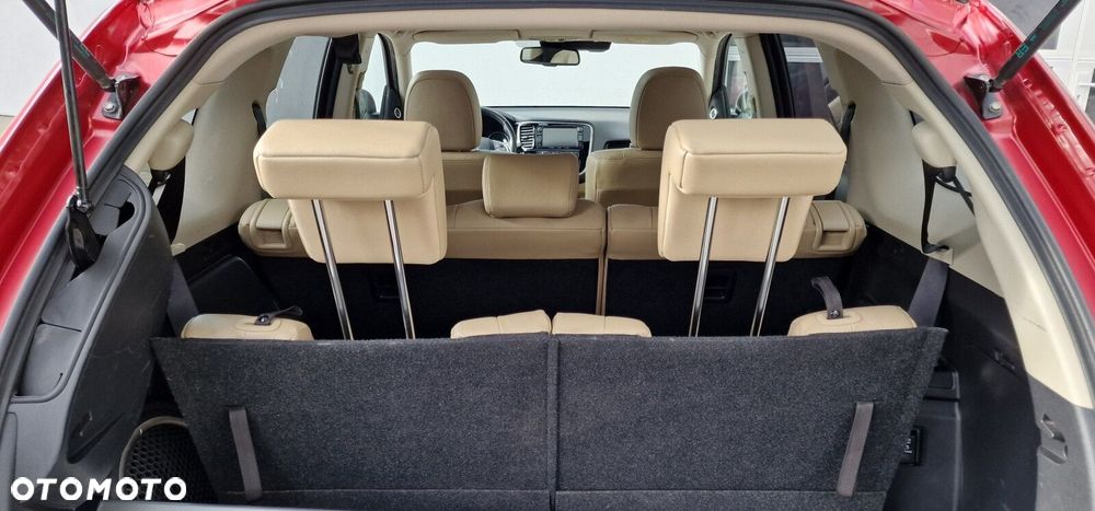 Mitsubishi Outlander 2.0 Instyle Navi 4WD CVT - 38