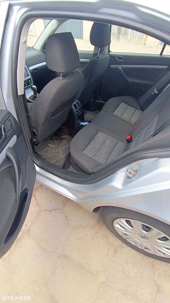 Skoda Octavia 1.4 TSI Ambiente - 14