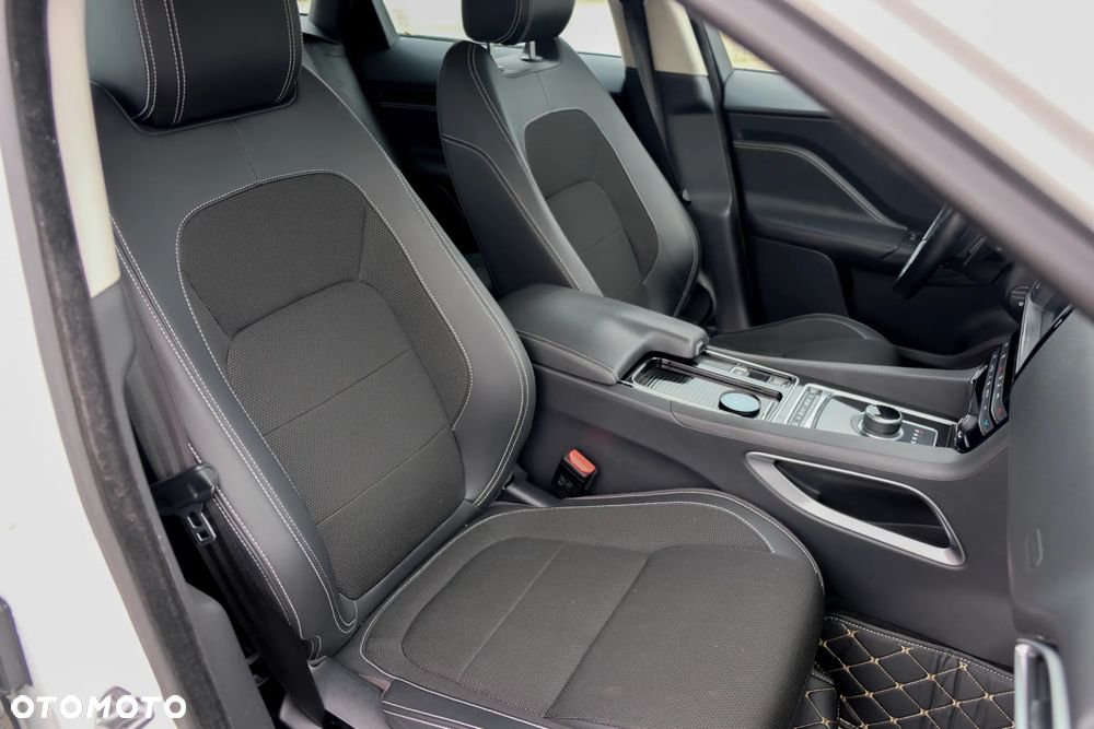 Jaguar F-Pace 20d AWD R-Sport - 25