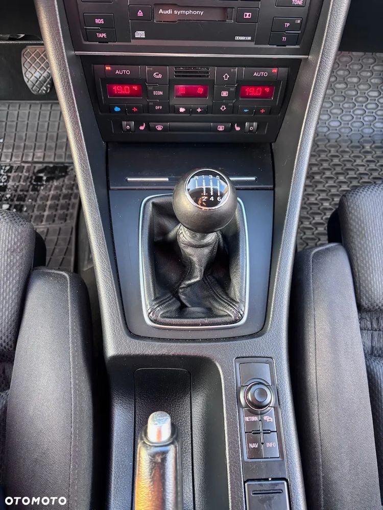 Audi A4 Avant 1.8T Quattro - 9