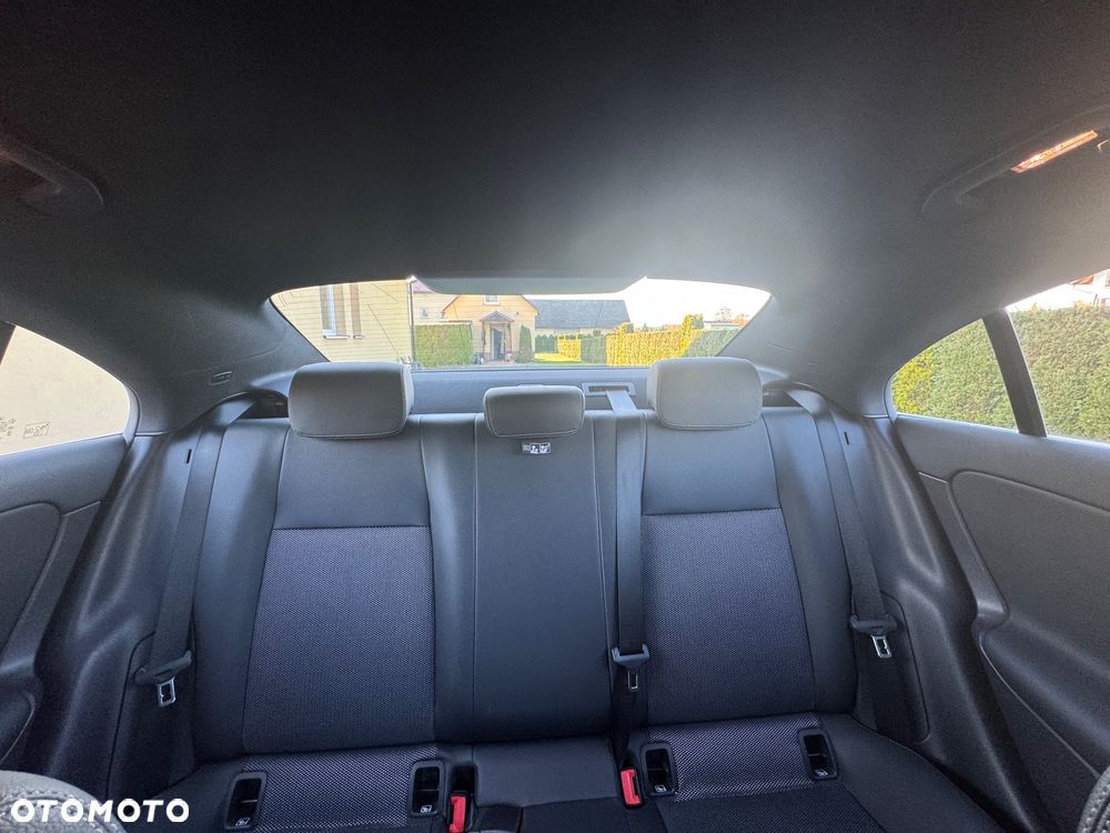 Mercedes-Benz CLA 180 - 8