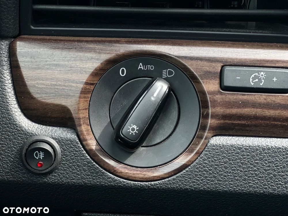 Volkswagen Passat - 17