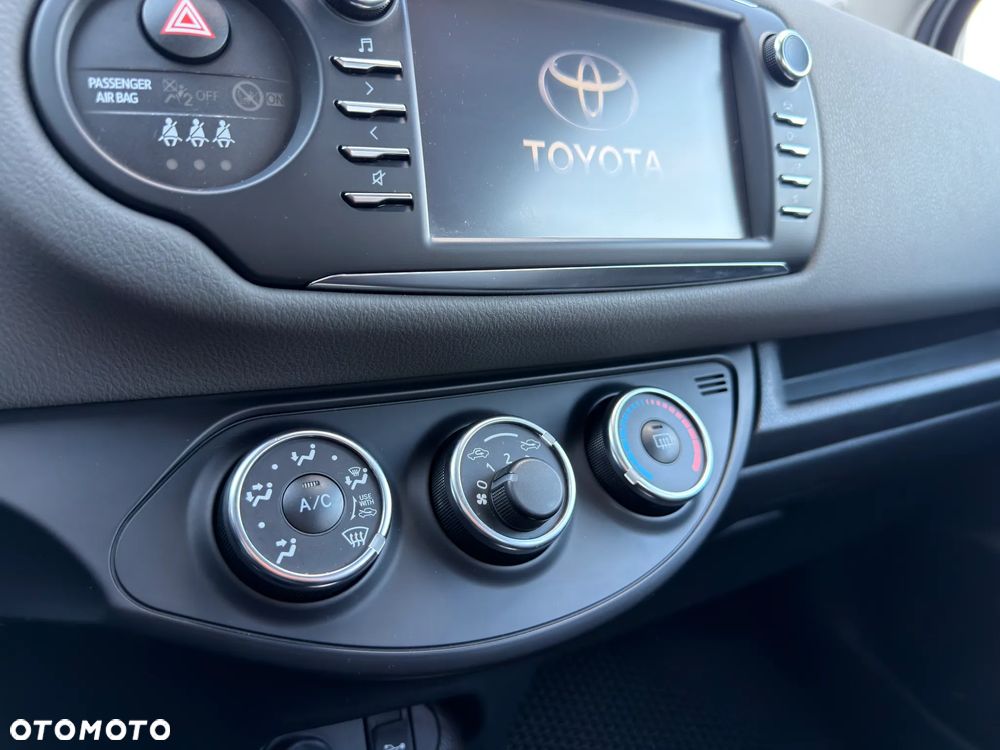 Toyota Yaris 1.5 Premium CVT - 19