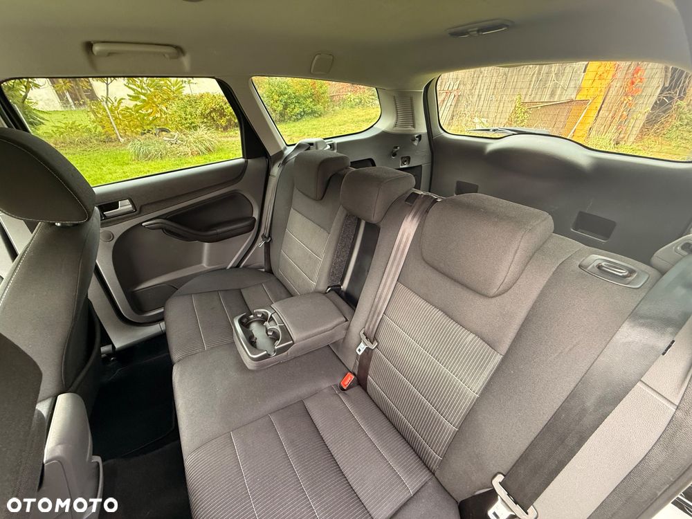 Ford Focus Turnier 1.6 16V Titanium - 6