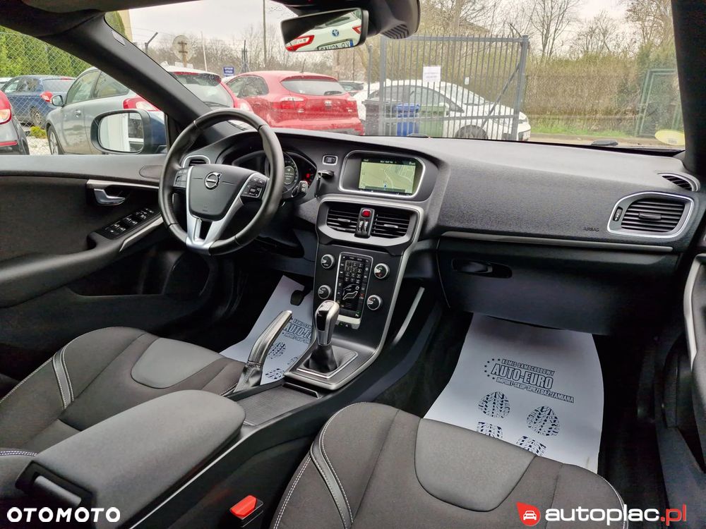 Volvo V40 D2 Momentum - 22