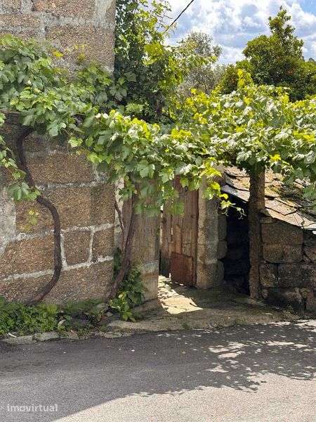 Casa de pedra com terreno em aldeia, em Penafiel - Grande imagem: 5/11