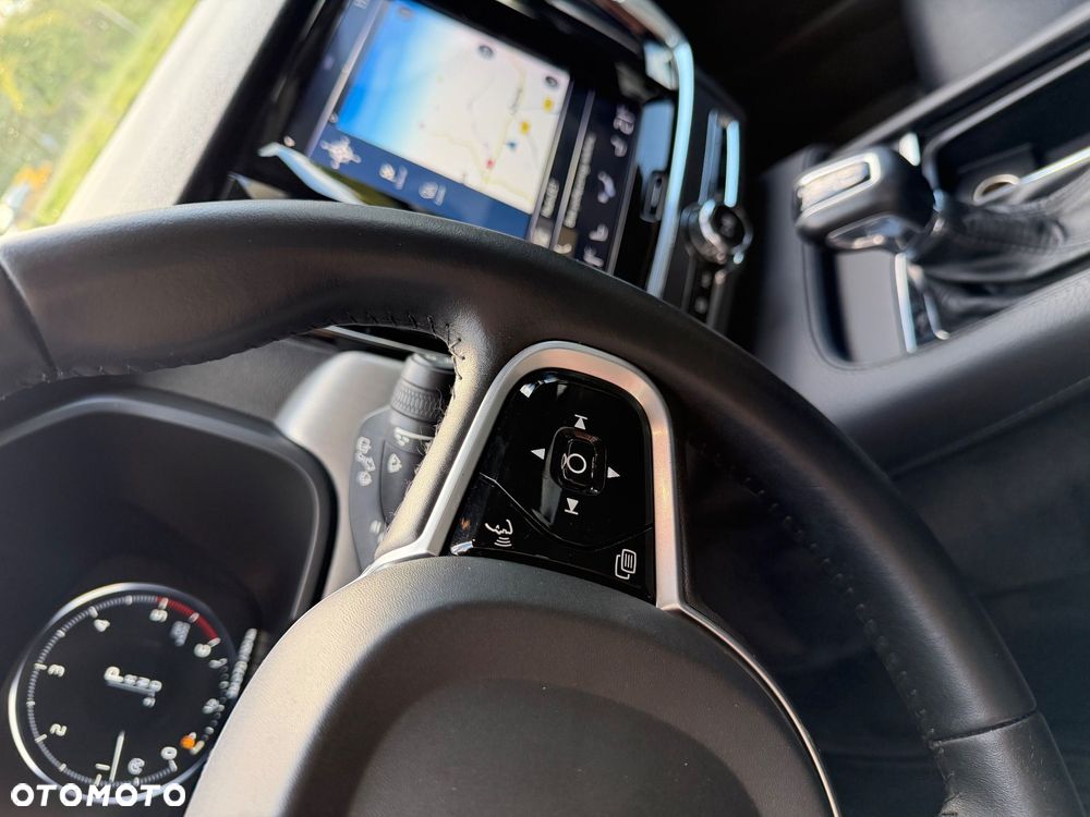 Volvo V90 D4 Geartronic Momentum - 28