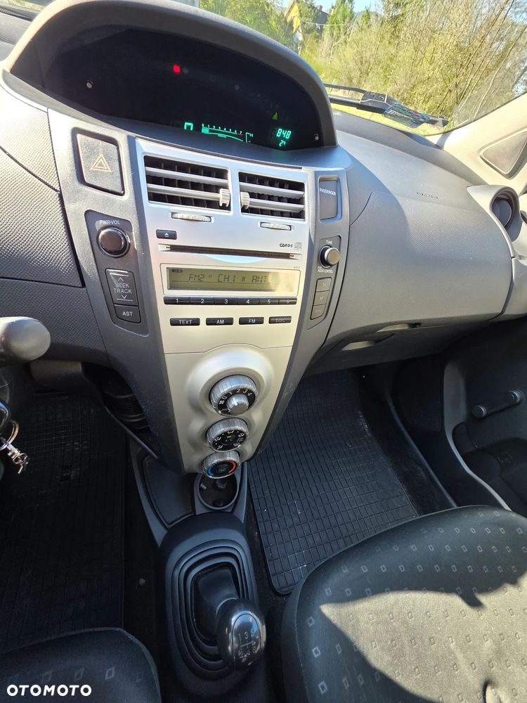 Toyota Yaris 1.0 Luna A/C - 23