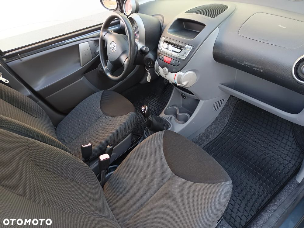 Toyota Aygo Black - 9