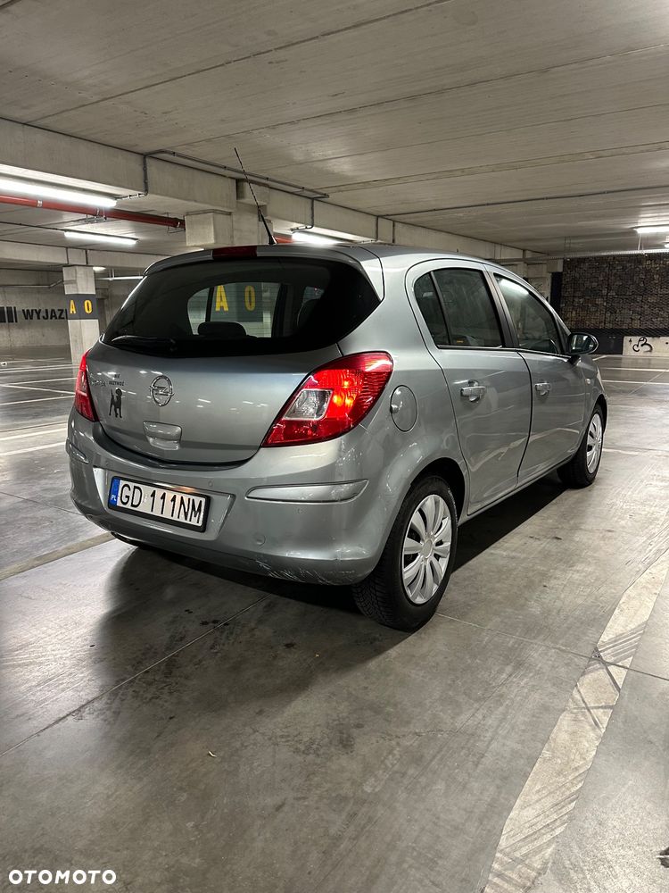 Opel Corsa 1.2 16V Cosmo - 8