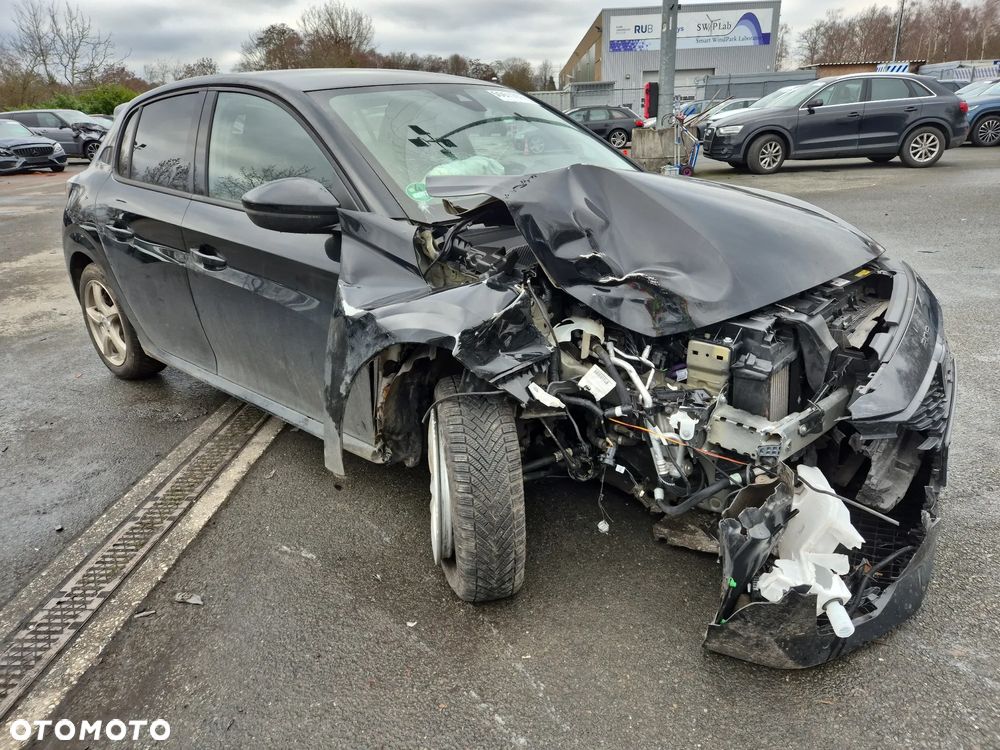 Peugeot 208 - 1