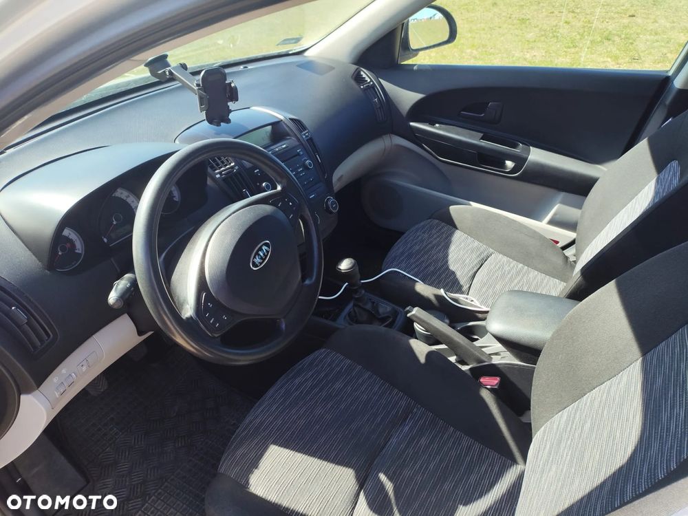 Kia Ceed 1.4 Comfort + - 9