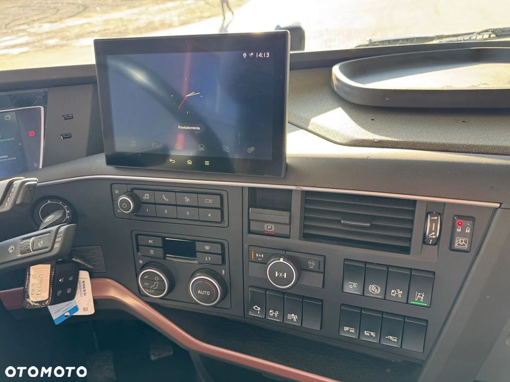 Volvo FH16 750 8x4 POJAZD DO DRZEWA - 10