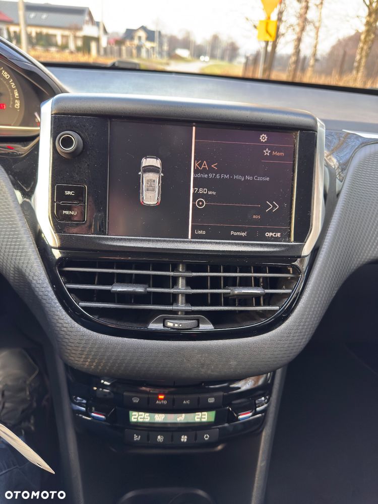 Peugeot 2008 BlueHDi 100 STOP & START Style - 12