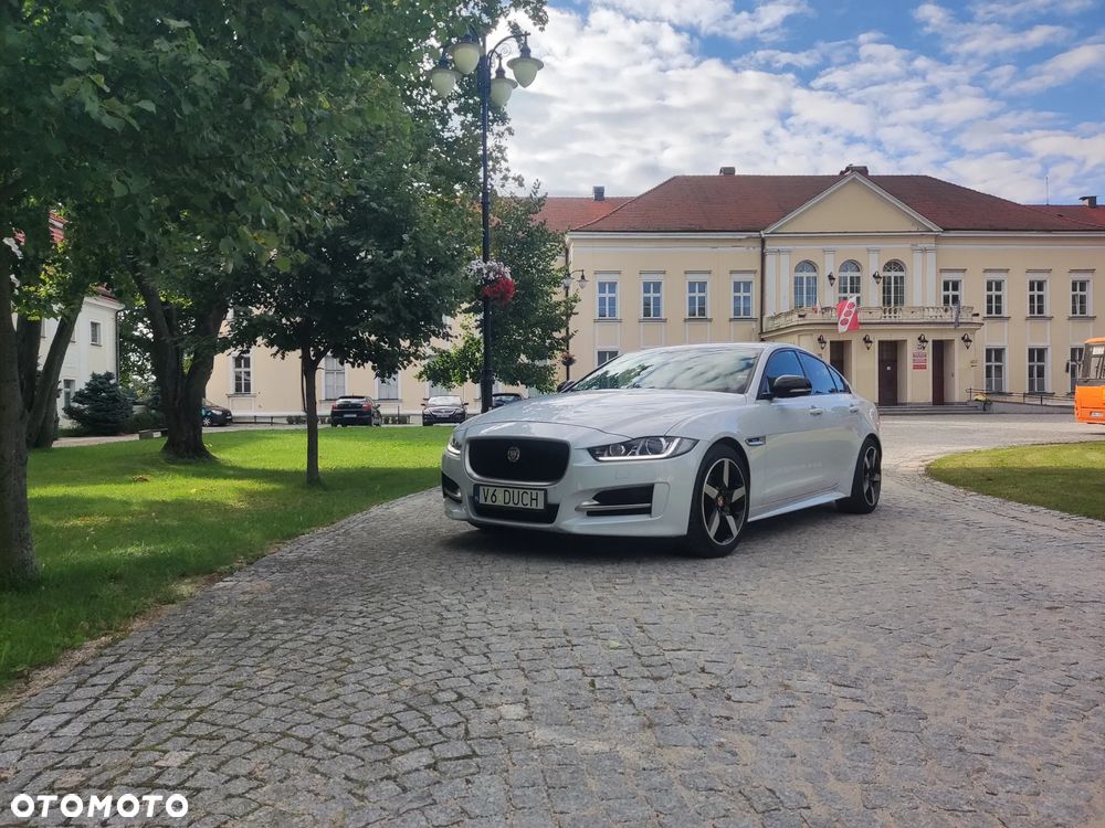 Jaguar XE 2.0 D R-Sport - 1