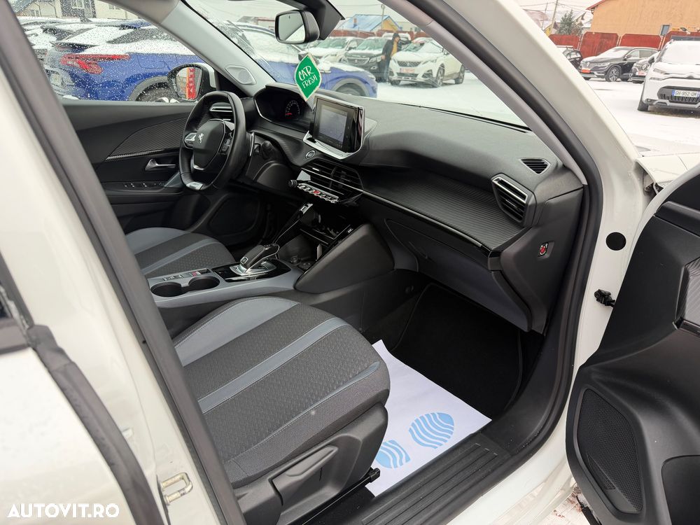 Peugeot 2008 1.5 BlueHDI EAT8 STT GT Pack - 29