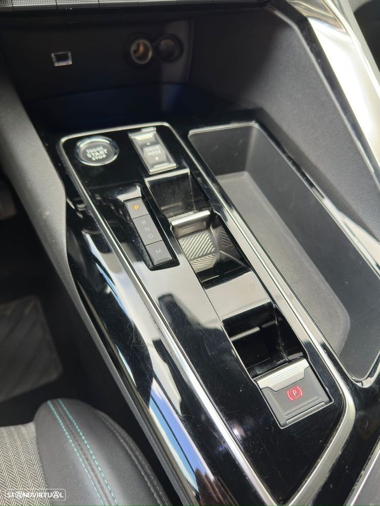 Peugeot 5008 1.2 Hybrid Allure Pack e-DCS6 - 13