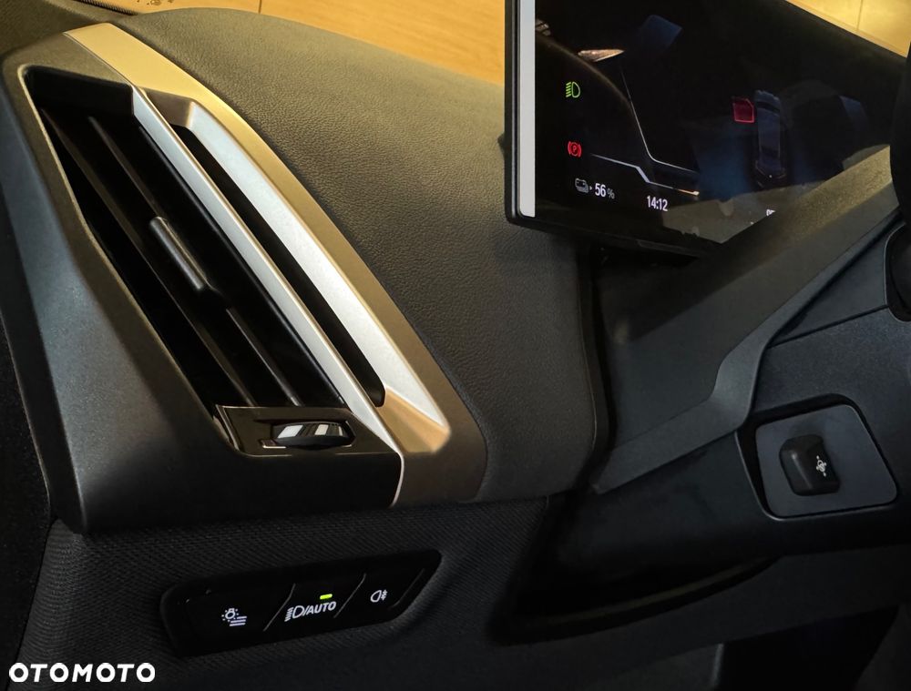 BMW iX xDrive40 76.6kWh - 18