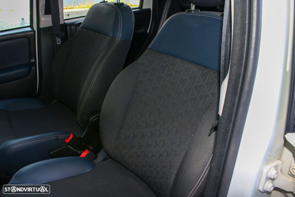 Fiat Panda 1.0 Hybrid City Cross - 28